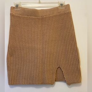 Khaki knit mini skirt. Size S